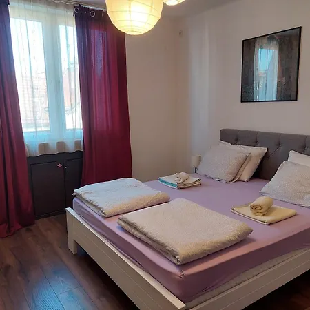 Charming And Stylish Centrally Located 50m2 Белград